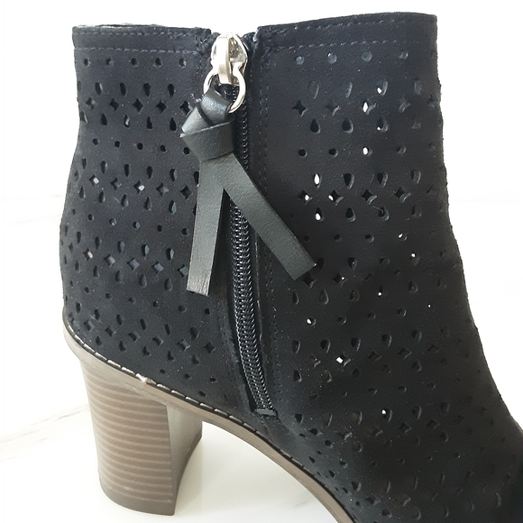 DR. SCHOLL'S Peyton Perforated Stack Heel Peep-Toe Ankle Boots Sz.8.5 - Picture 5 of 9
